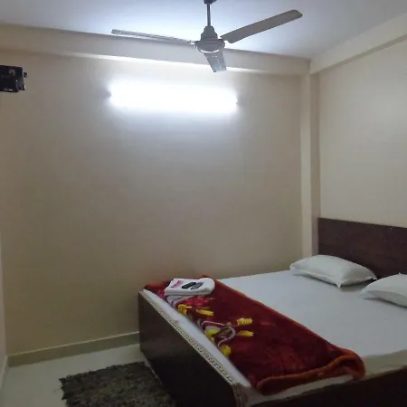 Delhi Inn,Walk In Nizamuddin Railway Station